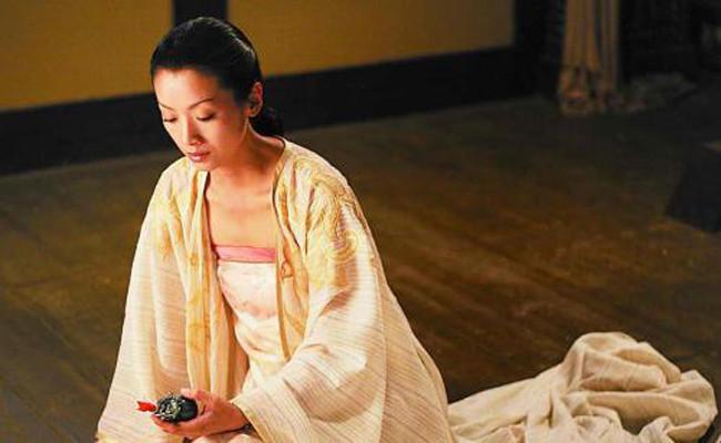 442年，北魏平城，一个女孩降生了。 
 
她姓冯，家世不简单。她的家族，是北燕
