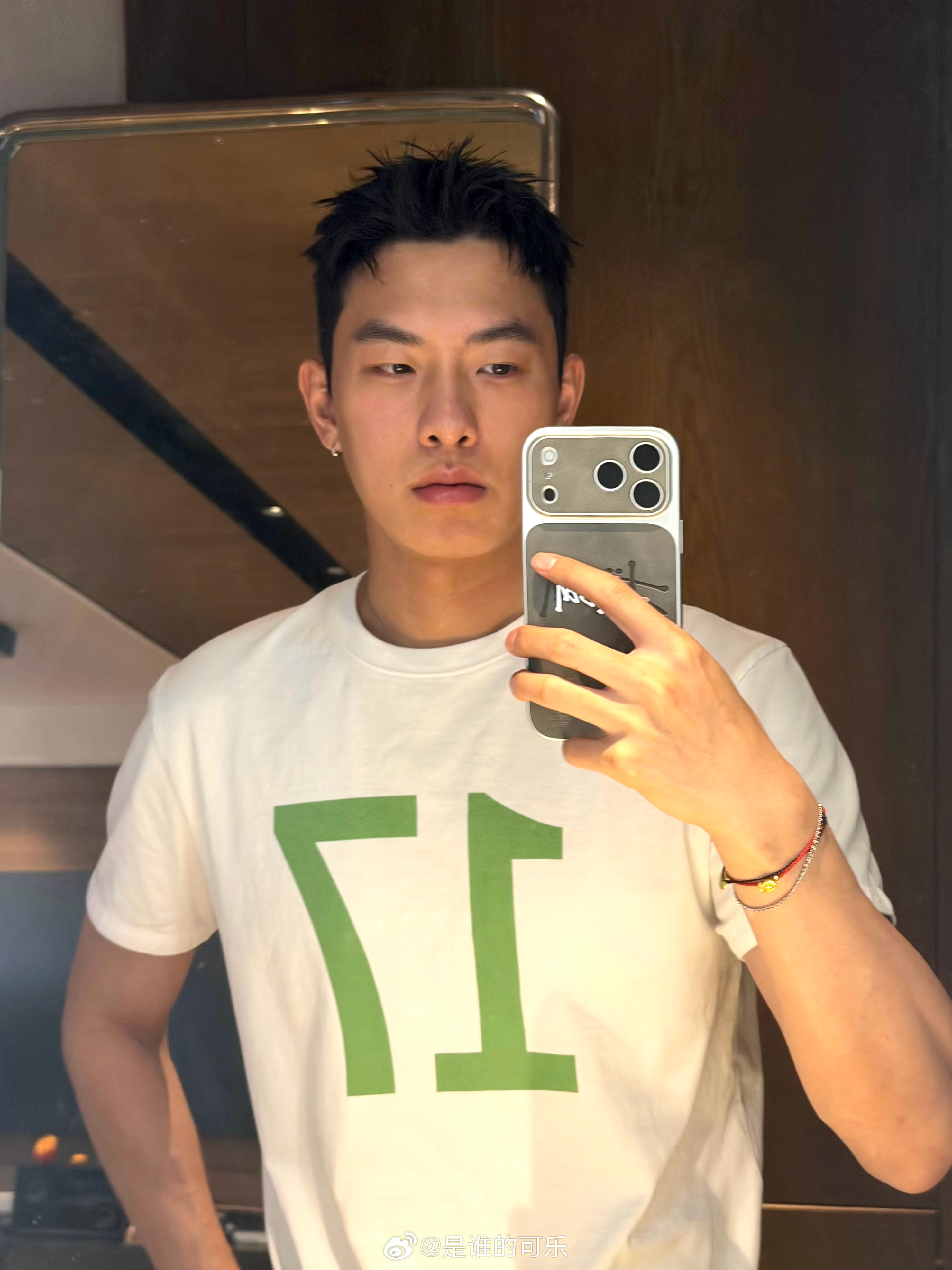 收拾收拾还是小伙儿 