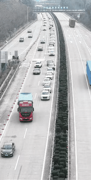 堵车的源头，是有人赖着不走