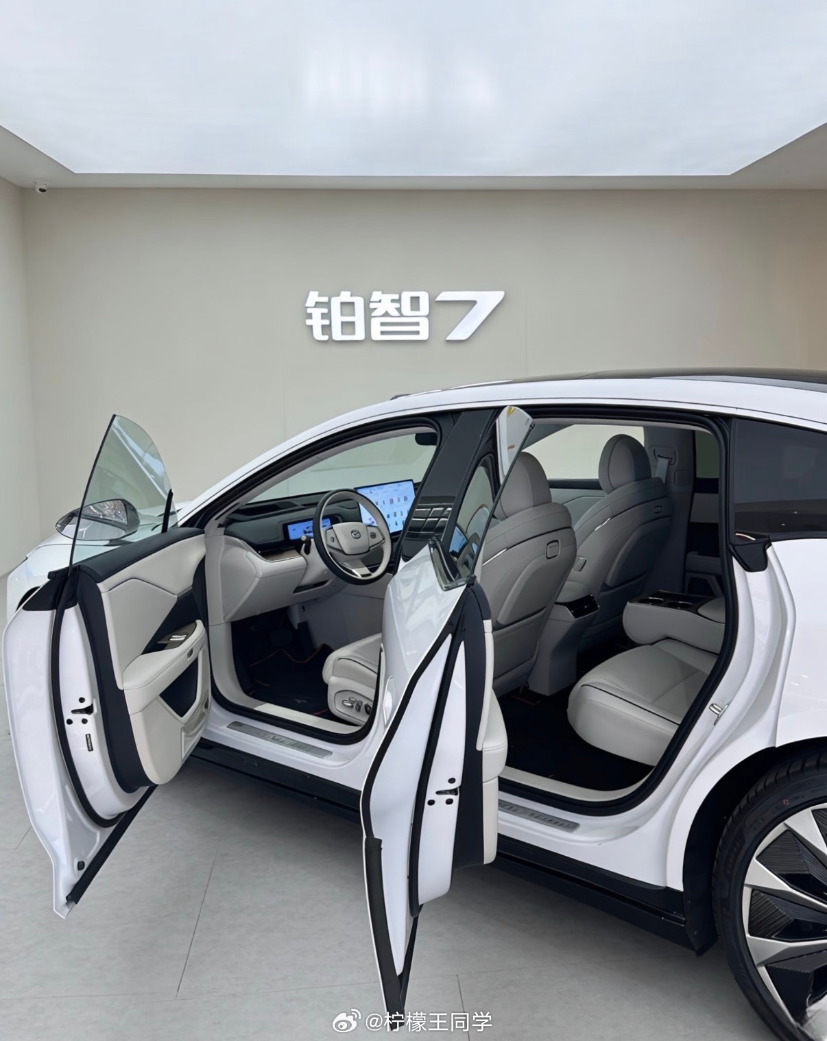 铂智7这阵子试驾反馈都挺好的，陪观望的朋友去店里试驾了一圈，不得不说，确实改变了