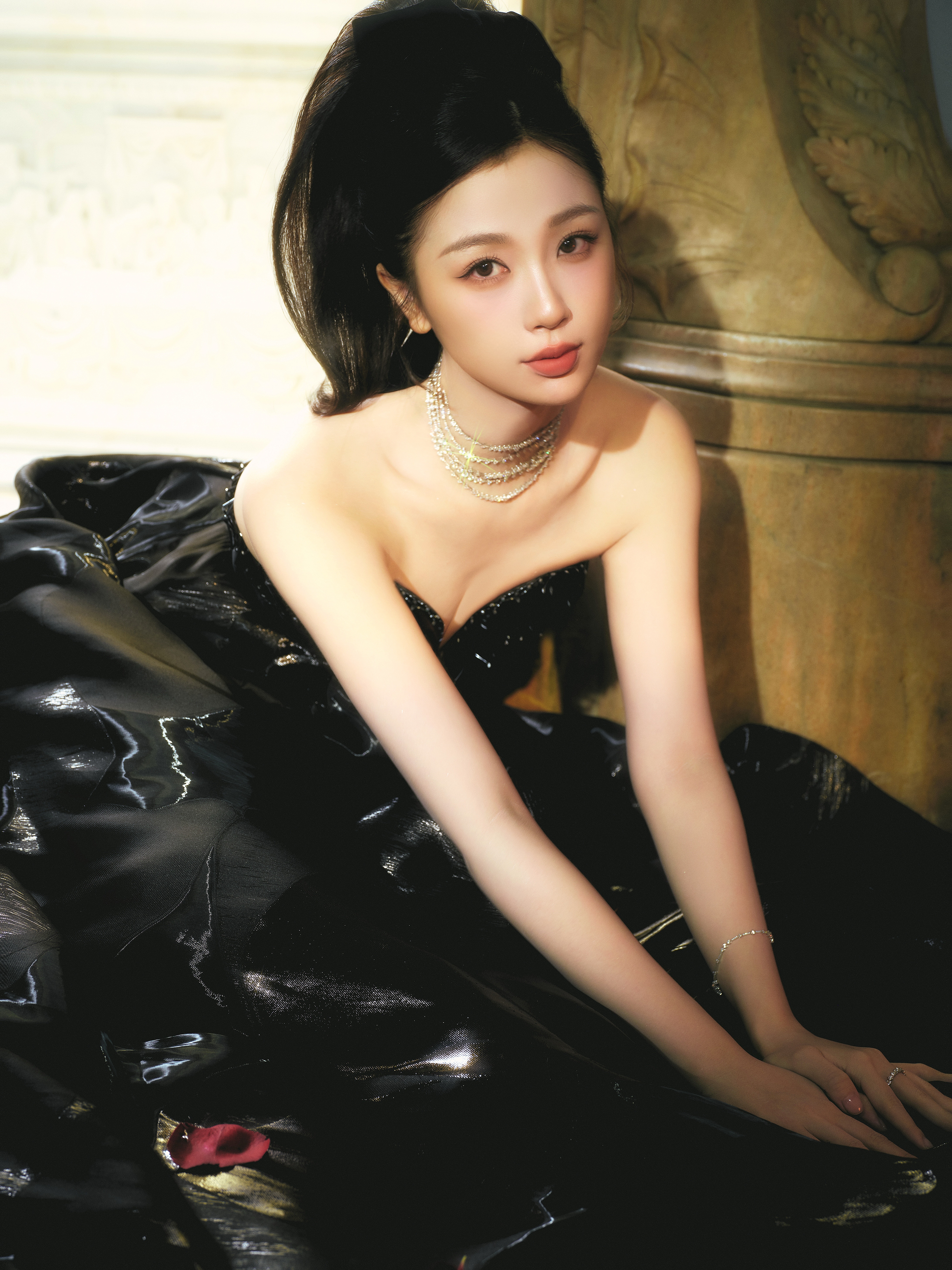 虞书欣黑莲花女王  暗夜女王这块拿捏住了！新的本子递上了吗？迫不及待想看欣欣子诠