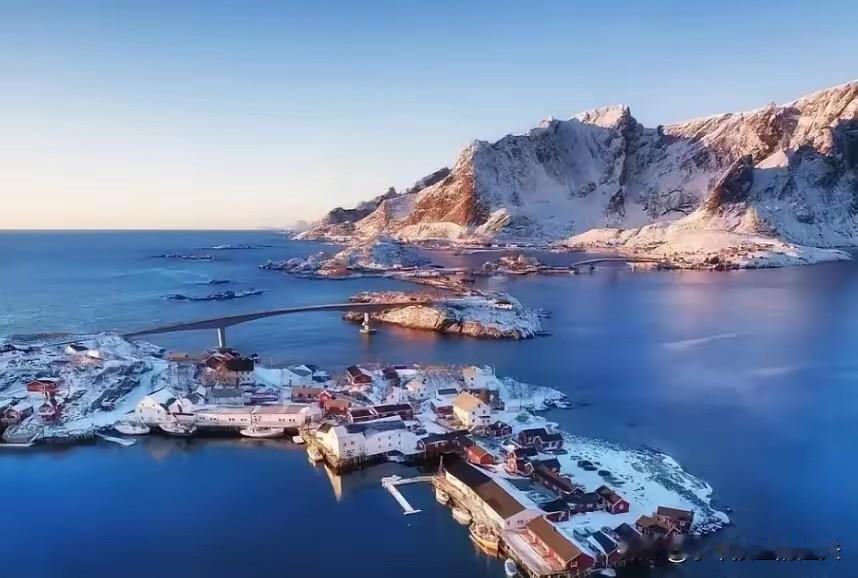 世界第一大岛，格陵兰。名义上，它属于丹麦。但地图摊开，丹麦远在3000公里外，而