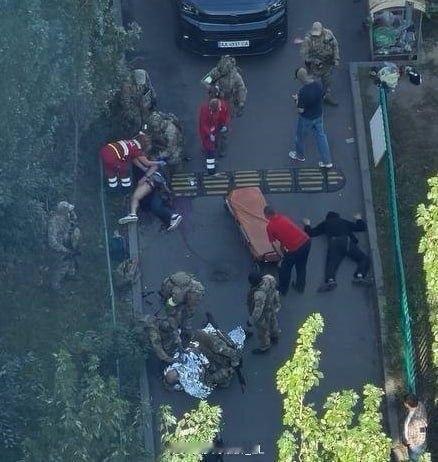 基辅枪战事件升级，9月2日白天乌克兰国家安全局SBU和乌克兰国防部情报总局GUR