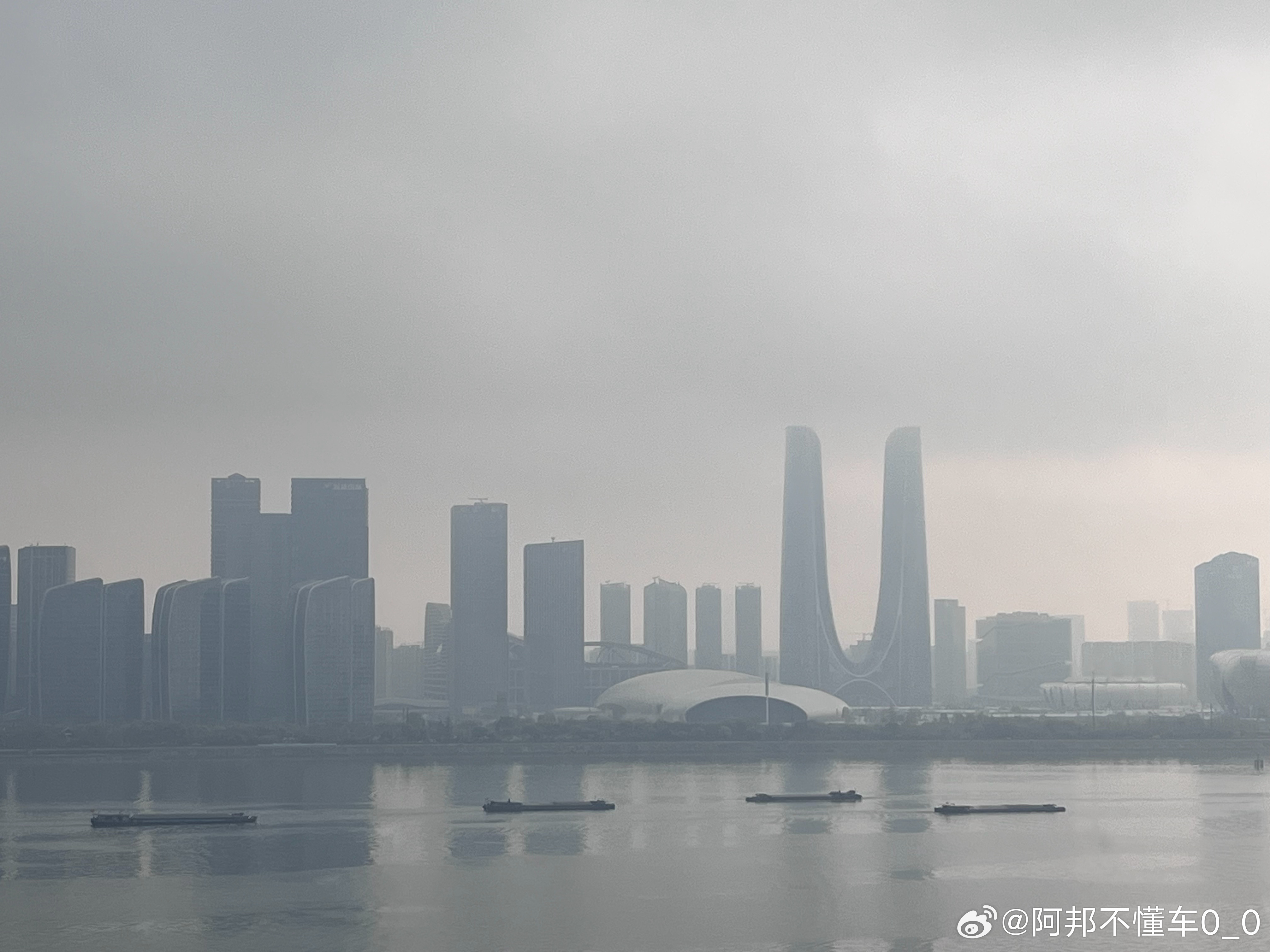 不得不说钱塘江这景，真不错唯一不好的，就是阴天了 杭州·杭州钱江新城万豪酒店