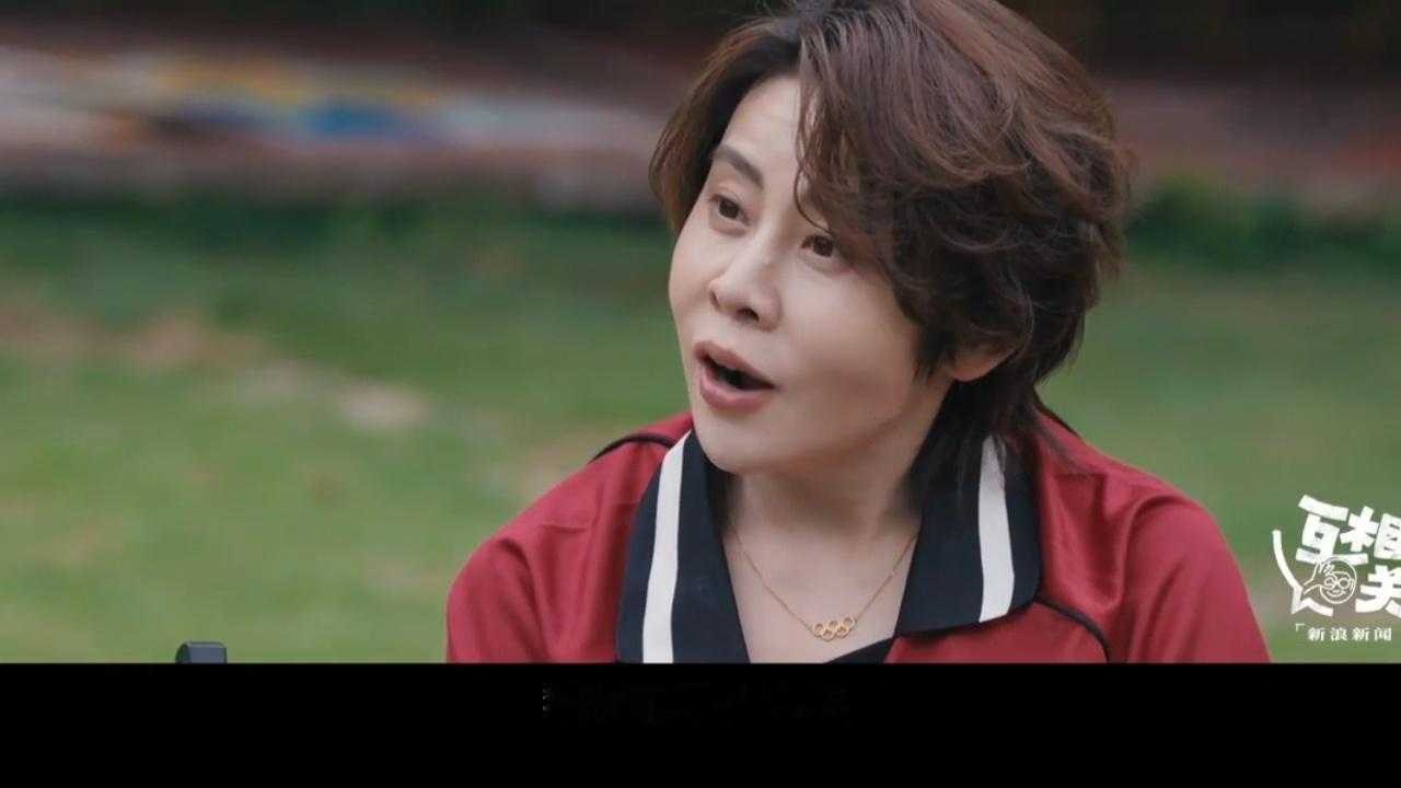 王濛问李诞自己刺头吗李诞问王濛：你一直是刺头吗？ 王濛：我这属于刺头吗？我这不是
