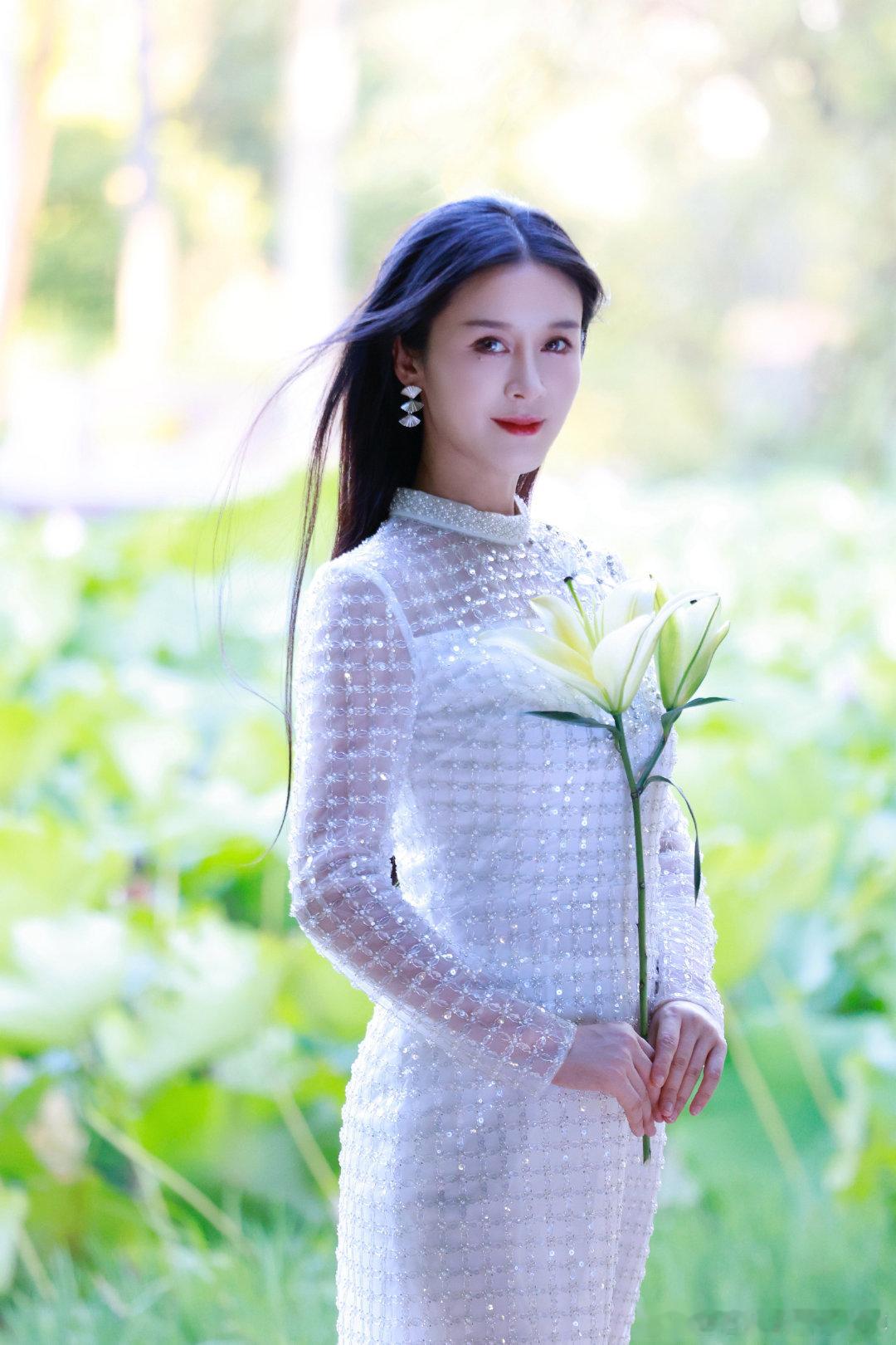 #张钰琪合伙人冯青表情#这么丰富的表情是认真的吗，这可以直接转行去做喜剧人了，让