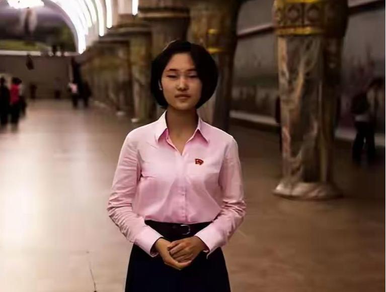 【朝鲜姑娘来华打工有何要求？大半工资上交国家，干满三年打包回国】
中朝合资餐馆里