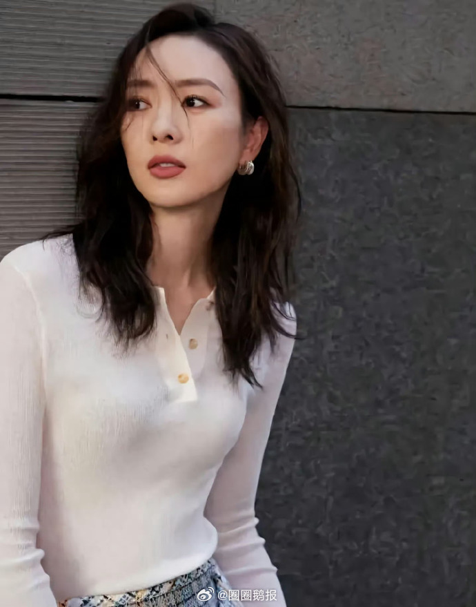 童瑶方辟谣继子传闻 针对网传童瑶继子传闻，童瑶工作室发布严正声明，明确童瑶与王政