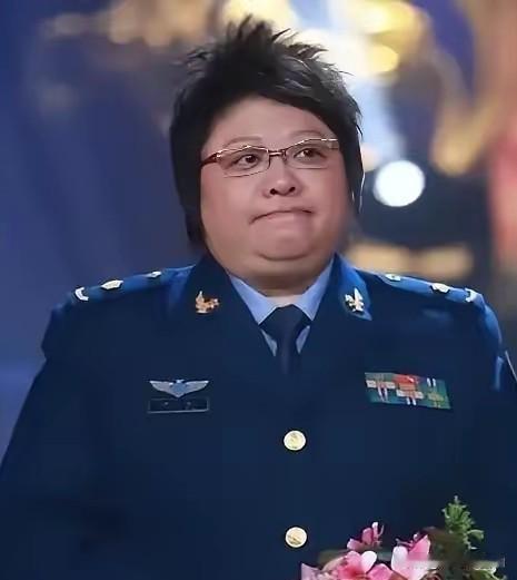 韩红让人别扭的地方，不在于她会不会唱，而在于她越来越像是在用资历说话，而不是用作