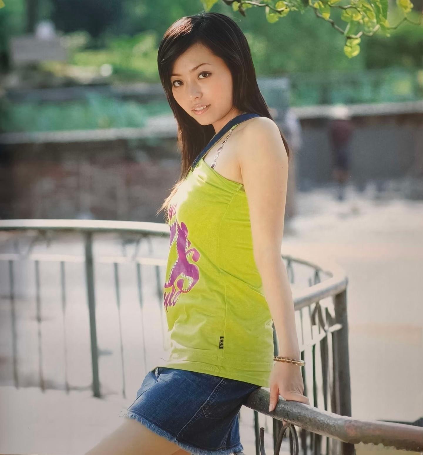 张靓颖超女写真，芳华芳年靓声靓影！ 