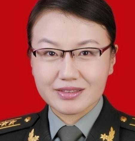 早在世纪之初，这位李莉教授便开始了一场与众不同的“远航”——她几乎调阅并研究了海