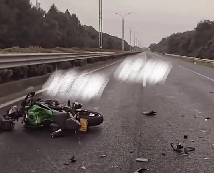 机车网红，一个一个的没了，这样的方式认识他们很可悲。建议禁止机车网红的存在，没有