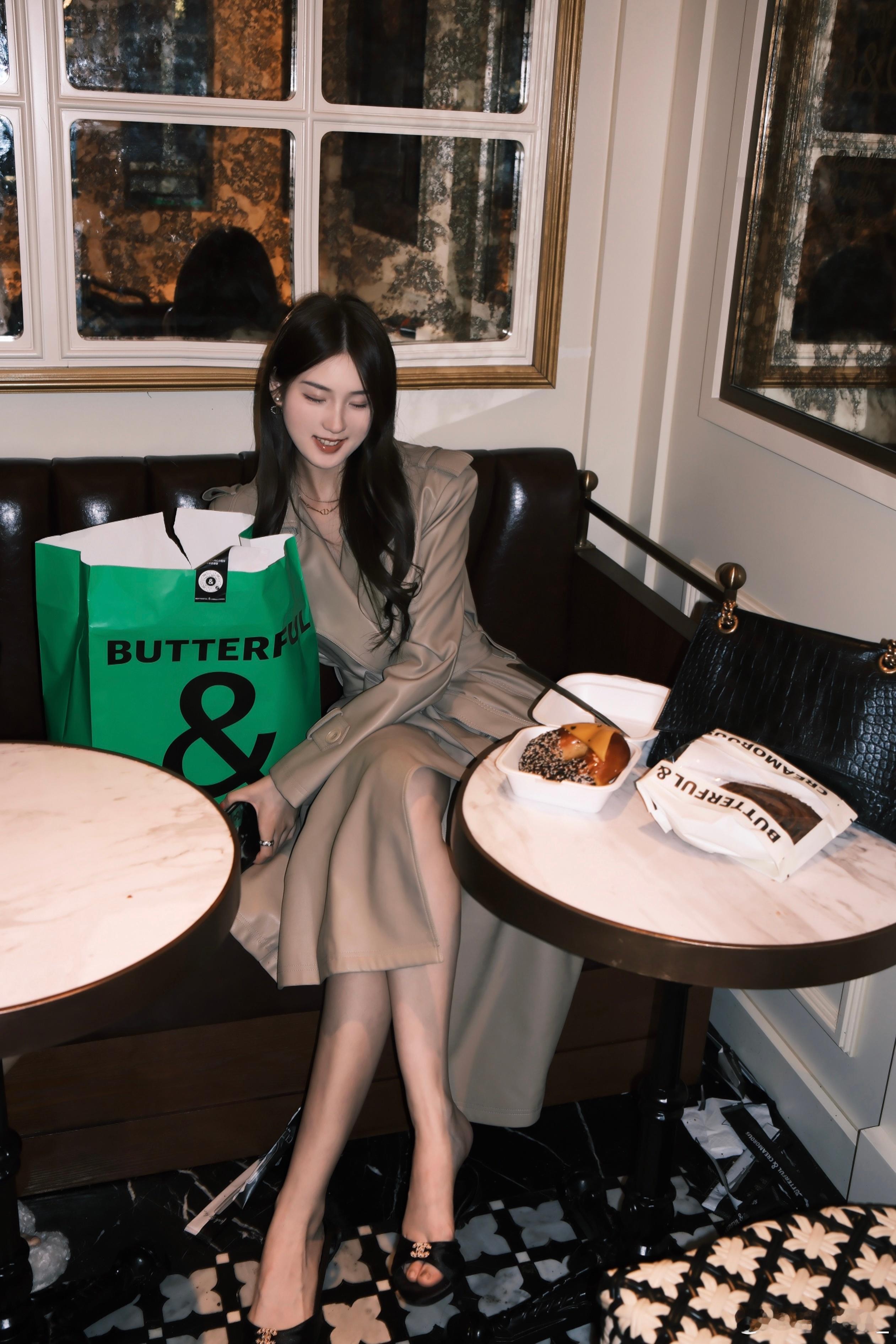 b&c别摆烂了☀️🥖🍮🧋 冬天就要呆在暖暖的面包店里🥯