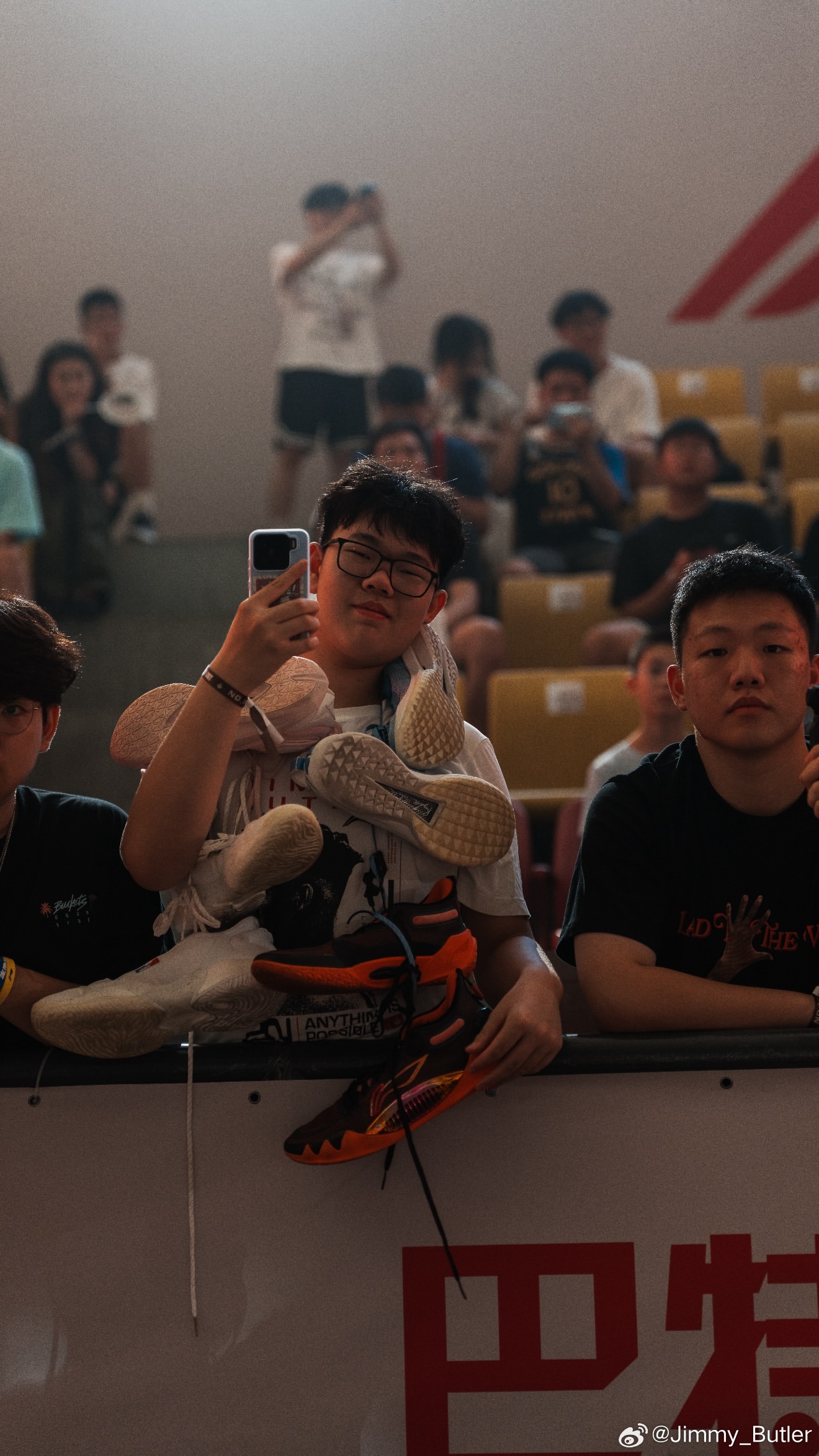 all love from wuhan 🖤巴特勒中国行 ​​​