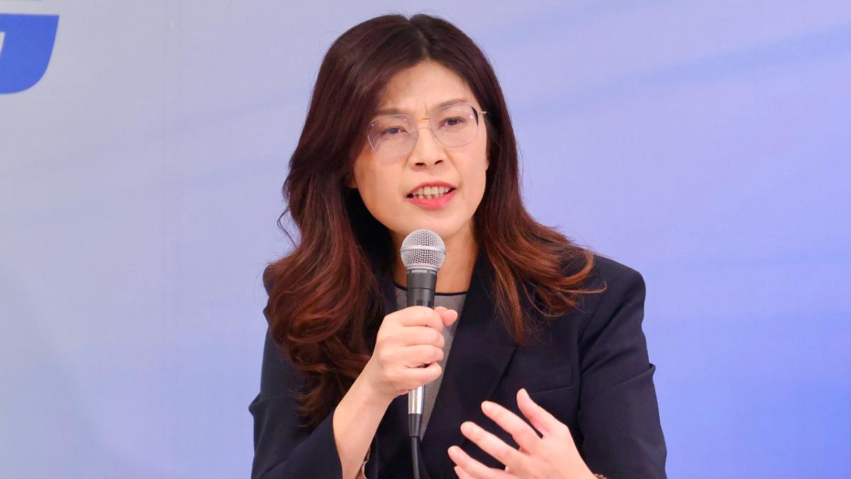 一场内部培训，一场公开炮轰，郑丽文的直言不讳，撕开了国民党长期以来 “表面和睦、