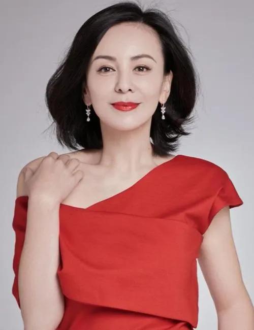 演员王琳说：“事业最红火的时候，我遇上了一个香港富商，比我大16岁。他成熟稳重，