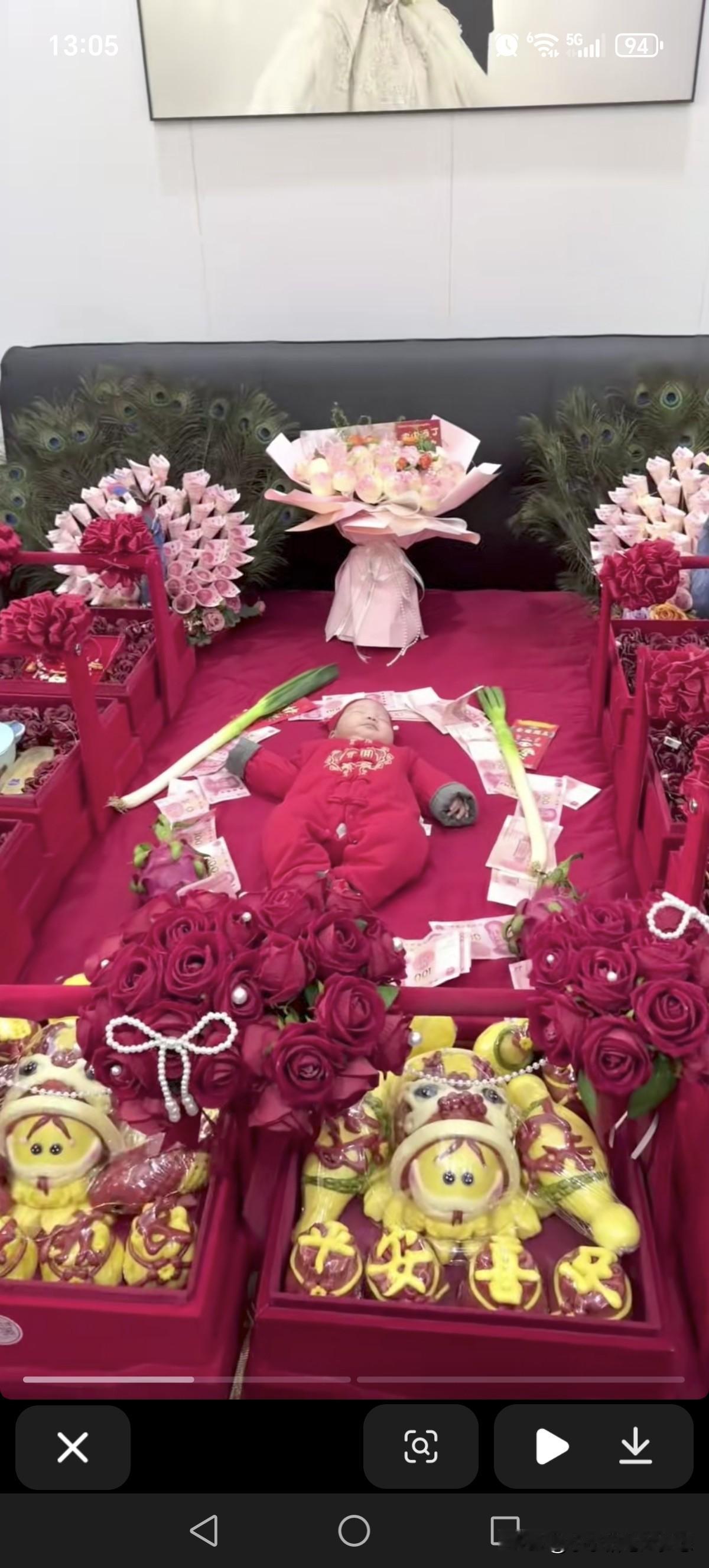 第一眼看得心里咯噔一下～

一次看到宝宝的满月宴居然采用这种仪式！

赶紧看了一