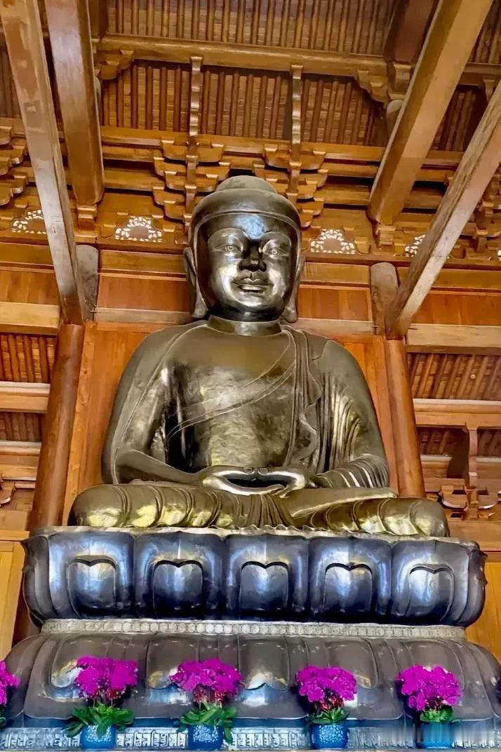 很多人逛静安寺，都不知道这尊“镇寺之宝”有多震撼！今天给大家揭秘👇
 
✅ 这