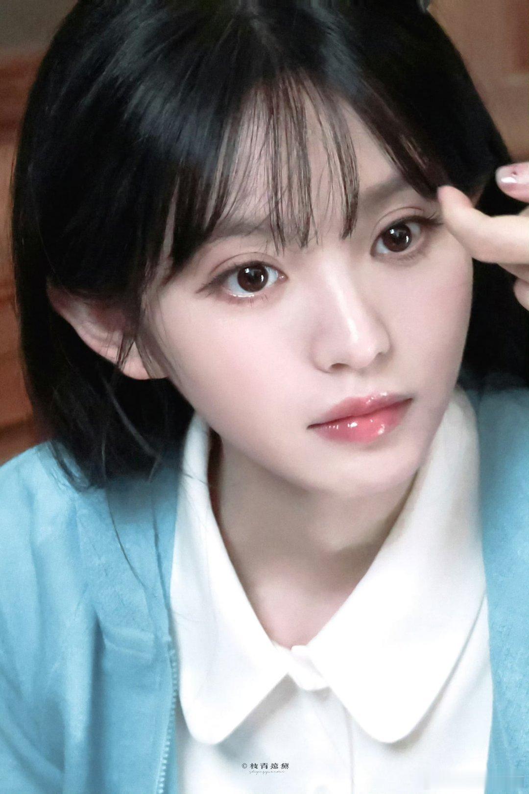 田曦薇天才女友角色热度破亿谁人不爱这个高智感学姐 