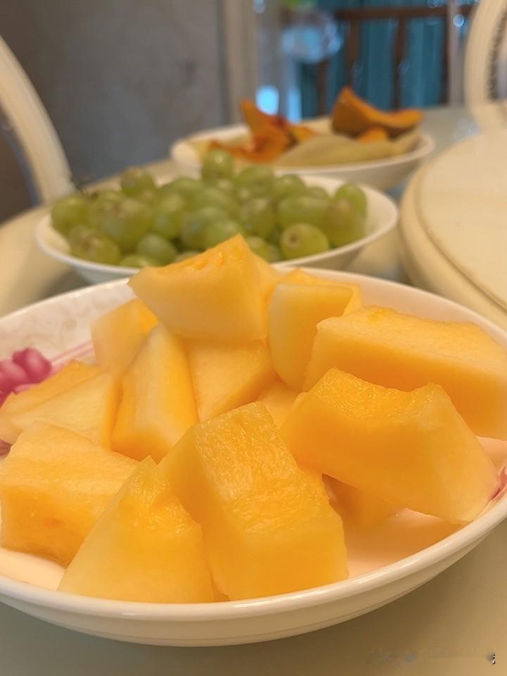 当得知5000多元衣服被我洗衣机霍霍过，老板娘的反应是这样的。

午饭后，我把外
