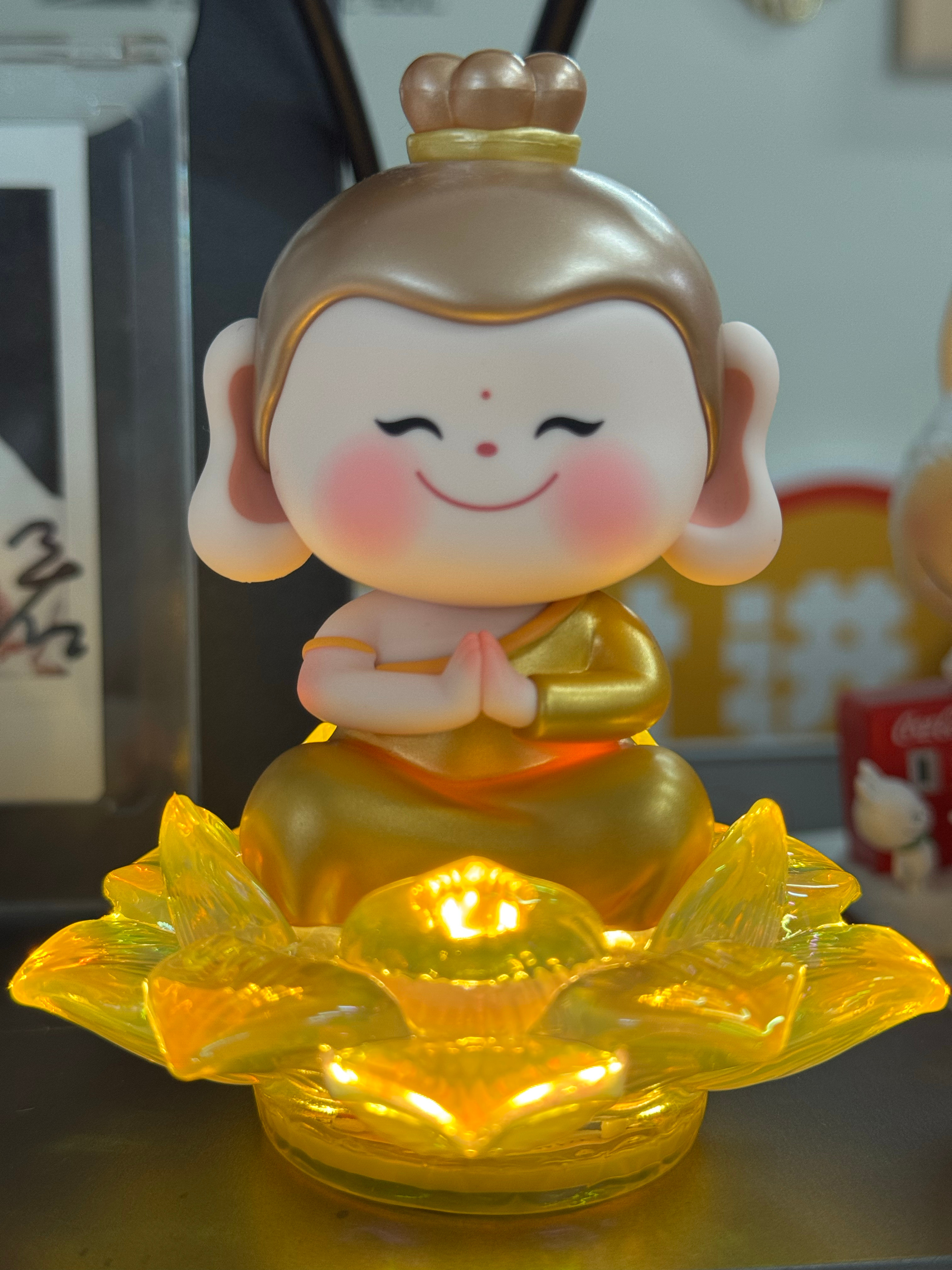 每天在佛光普照下工作