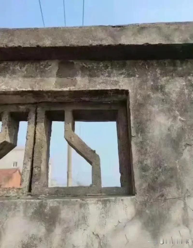 回老家看到的
突然有一种似曾相识的感觉
但是又说不上来
看来真是车评人的通病
#