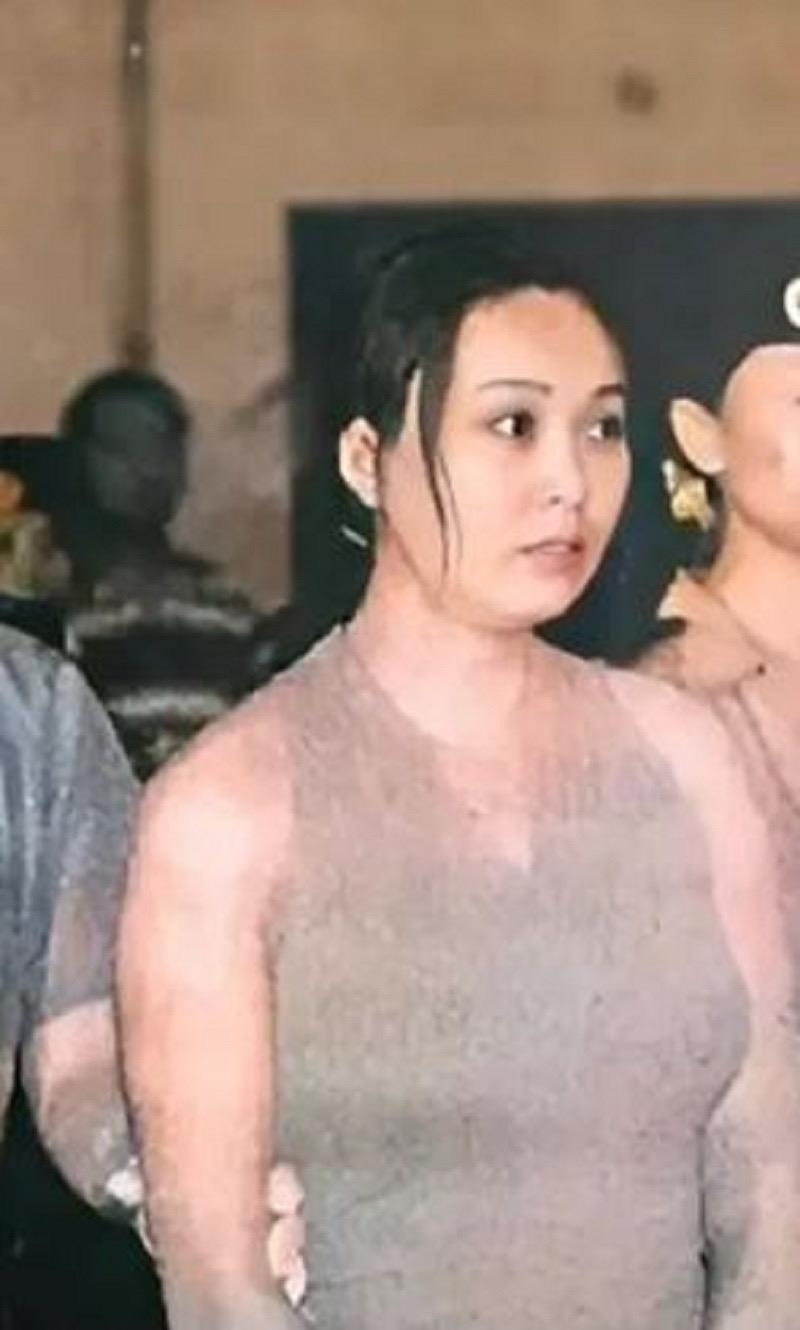 貌美女大学生组织容留卖淫被判处死刑。
1999年北京坐落在亚运村附近的一座名叫“