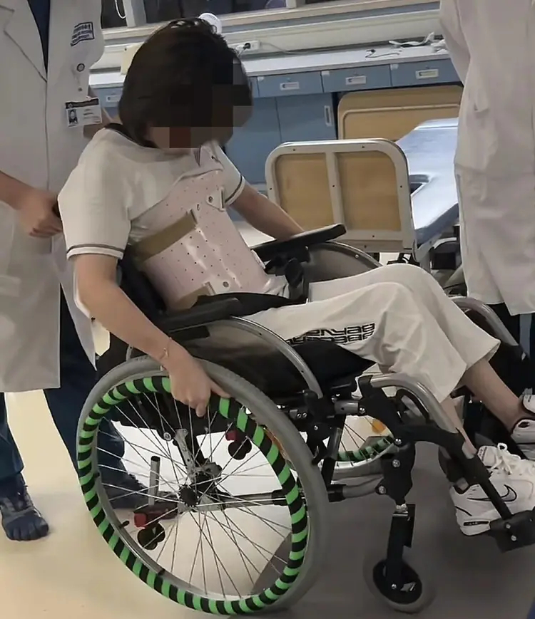 男友驾车致女子截瘫最近“男友驾车致女子截瘫，随后失联”这事闹得沸沸扬扬。甘肃的白
