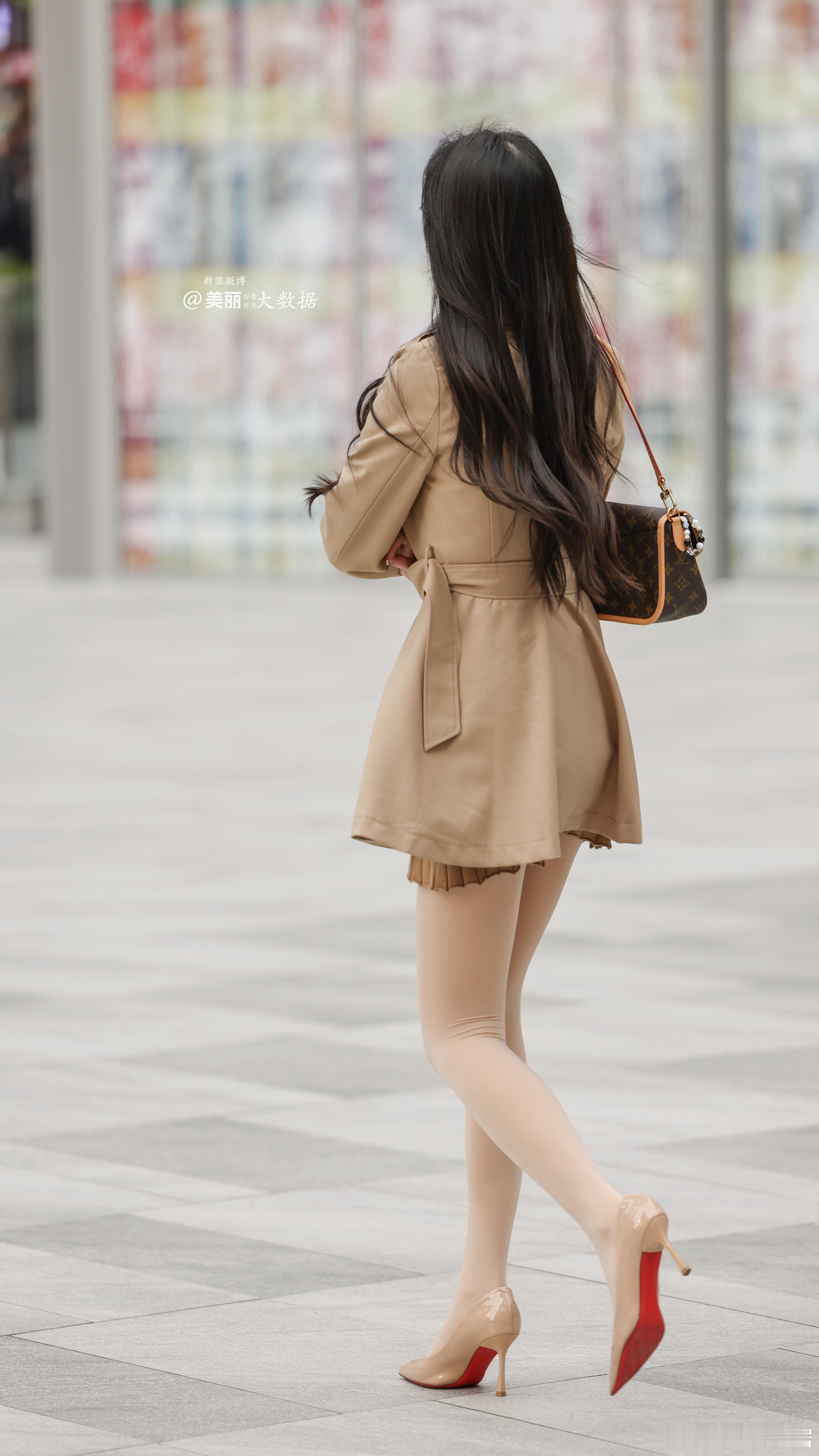 不懂就问，为什么喜欢看背影？ 