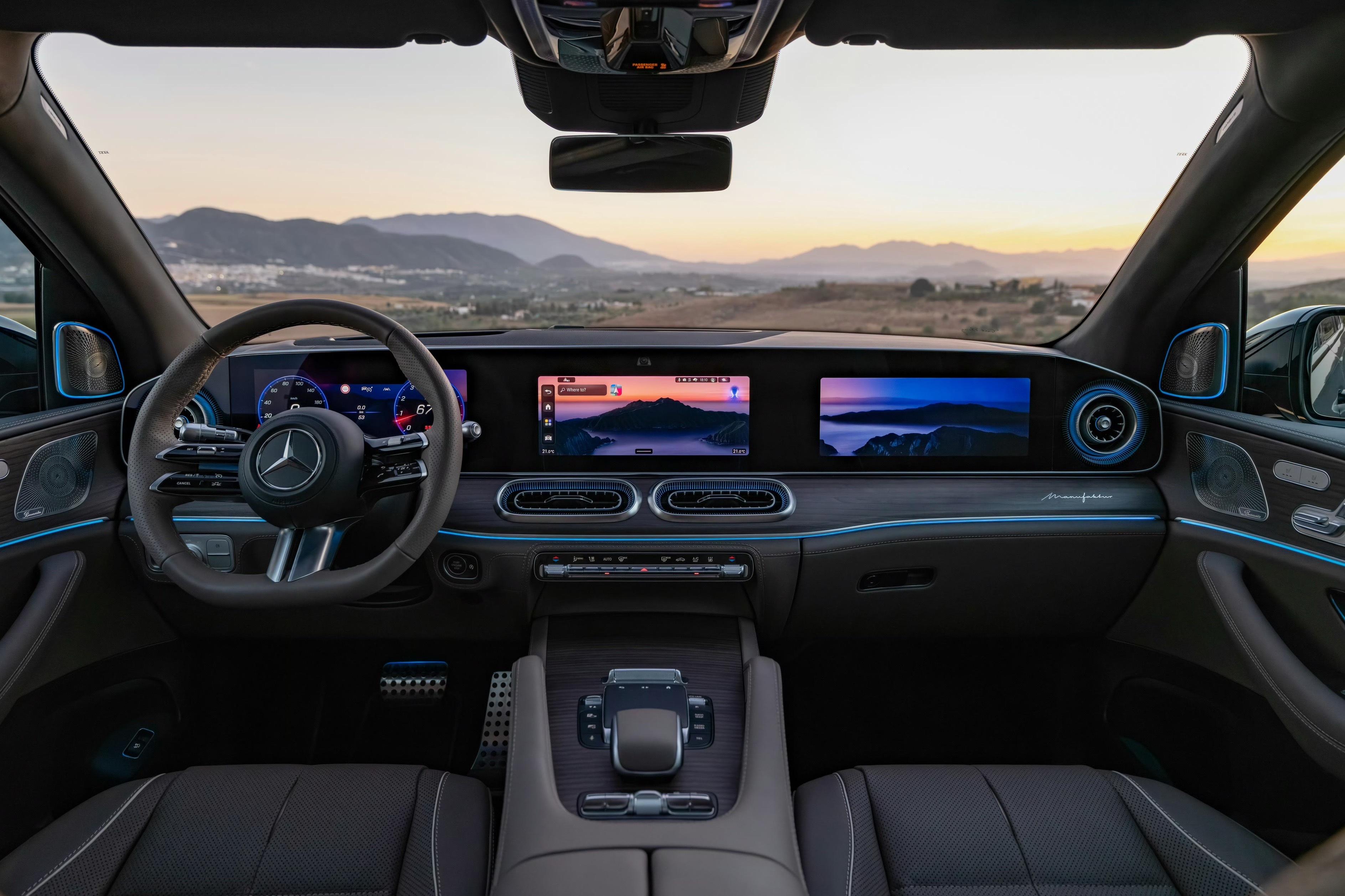 奔驰GLS这个内饰中控屏，真的有点难评。哪怕你用EQS那套都很能打啊