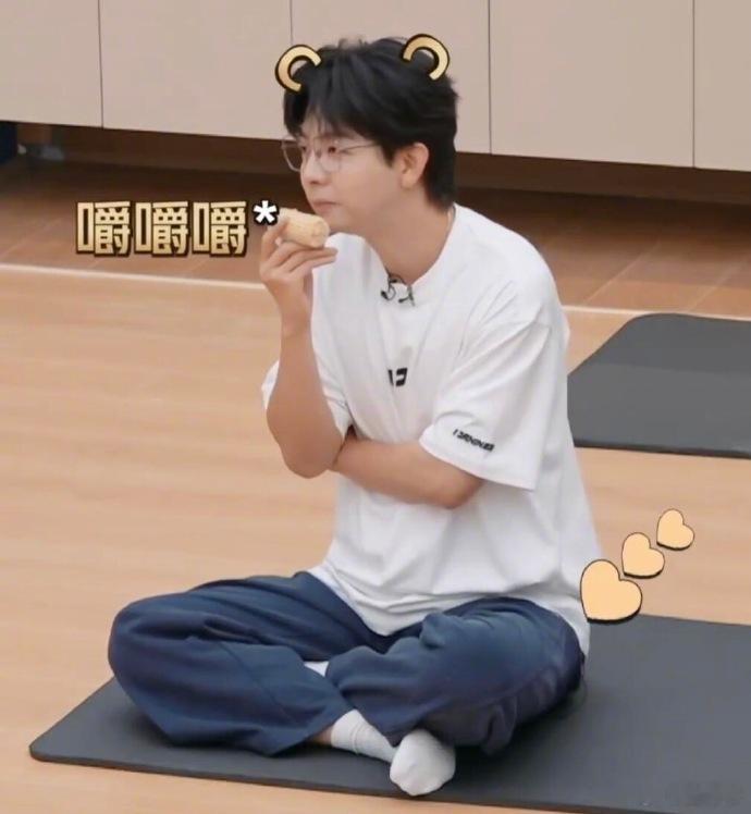 ​​​王安宇不吃水里的 胡夏不吃天上的 披荆斩棘里胡夏这饮食偏好也太可爱了！说自