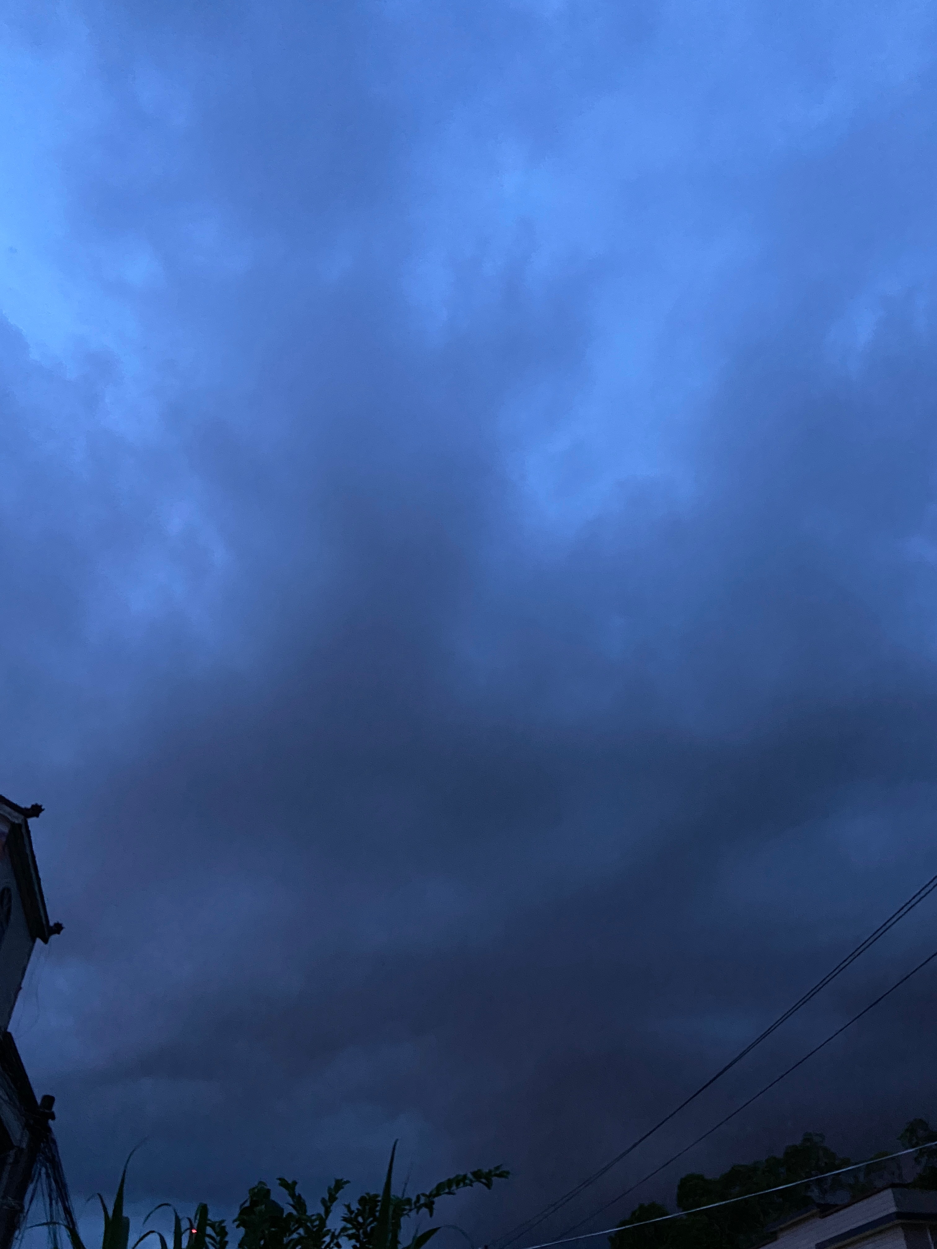暴风雨来袭，连空气都在咆哮！🌪️⚡️我的日常plog ​​​