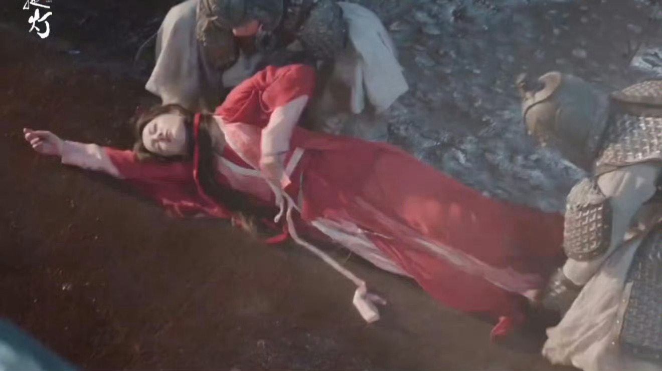 巴粉简直是取名天才，继邪恶砂糖橘出圈后，粉丝又给青红这俩套取名为窝囊西红柿和病娇