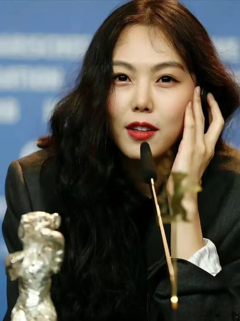 洪尚秀妻子回应金敏喜怀孕  洪尚秀妻子为家庭付出了那么多，却换来这样的结果。 