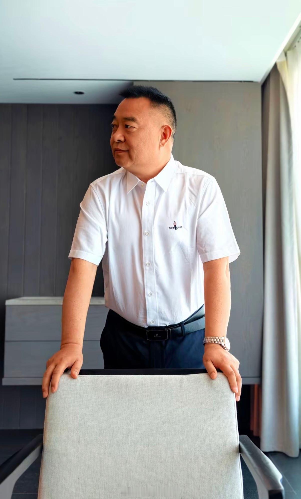 明眼人都看得出来韩红会出事最大的问题压根儿不是因为说错话，而是不要随便立人设，不