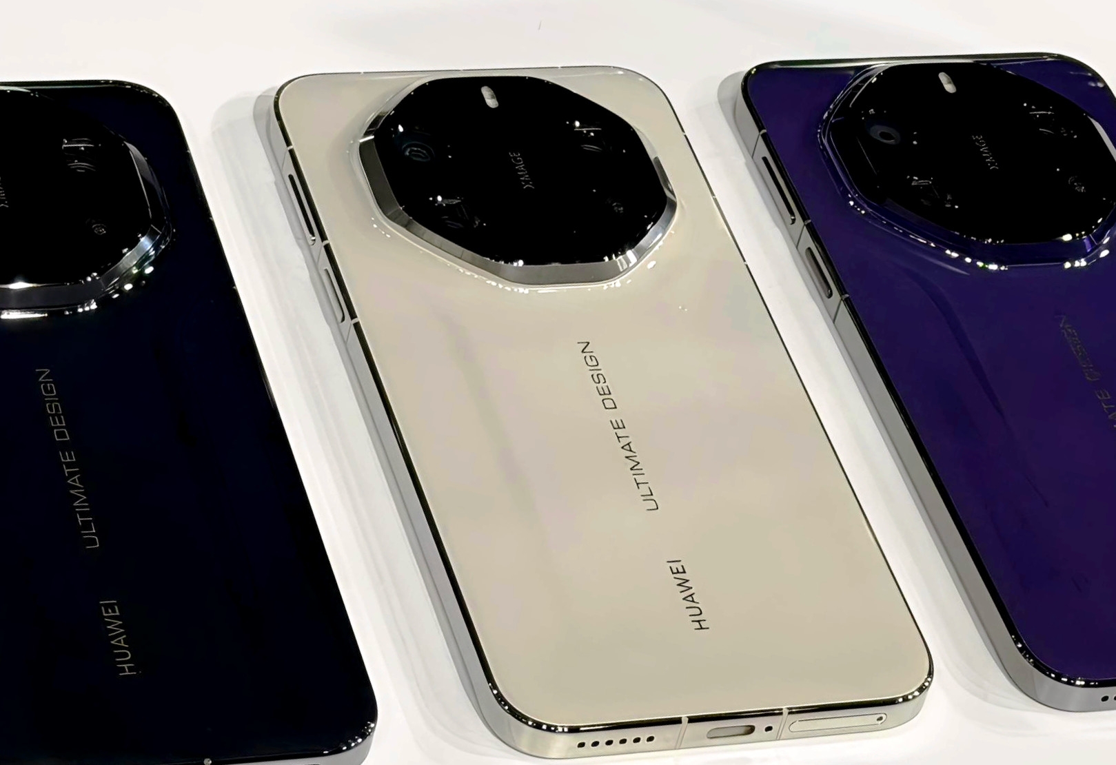 都在说供应链上涨。结果iPhone17和华为Mate80优化定价策略，终端都卖爆