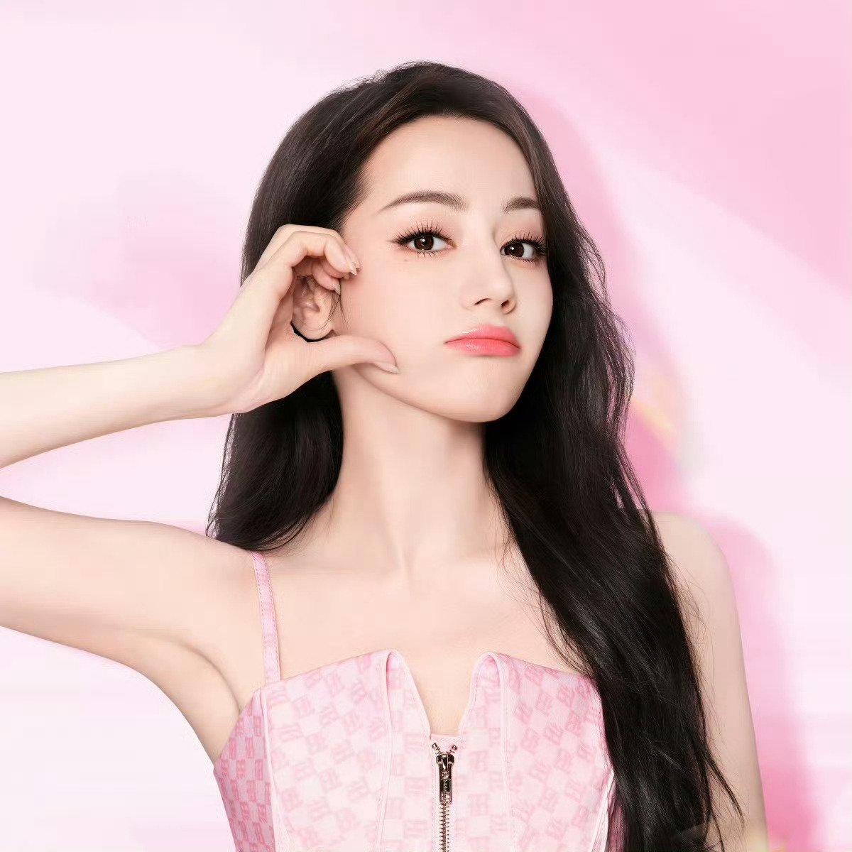 迪丽热巴迪丽热巴 dlrb 迪丽热巴卫蓝 美好的一天从早晨开始，早安🌞 