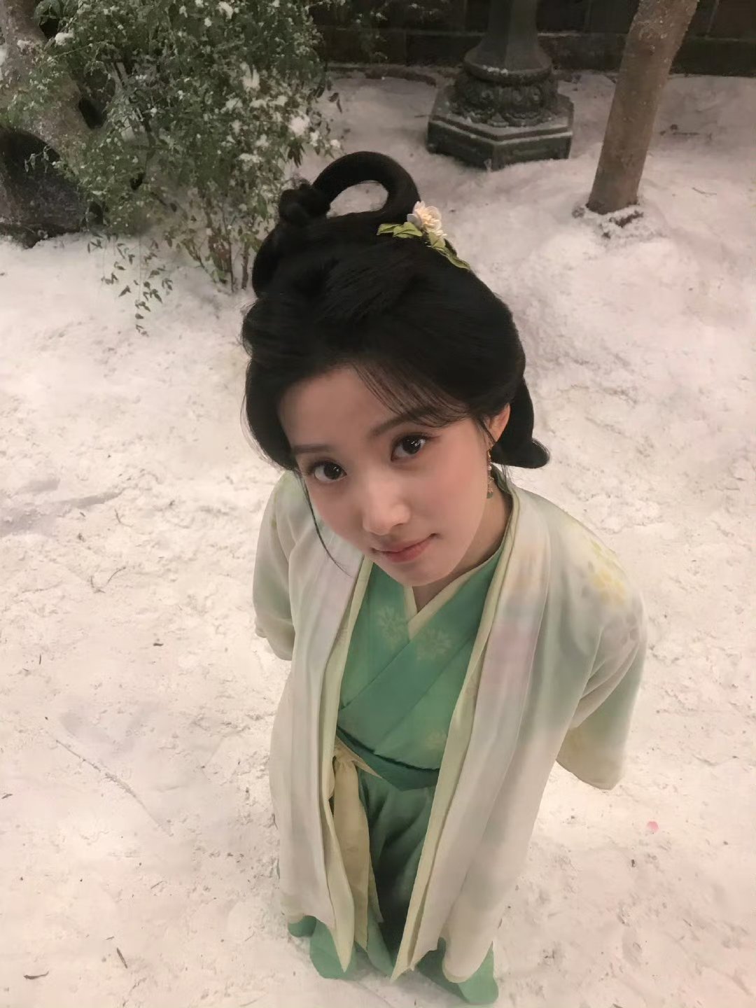 卢昱晓  🌷卢昱晓何不同舟渡 🌷卢昱晓南衣  “用你那枯萎玫瑰的爱意  生生