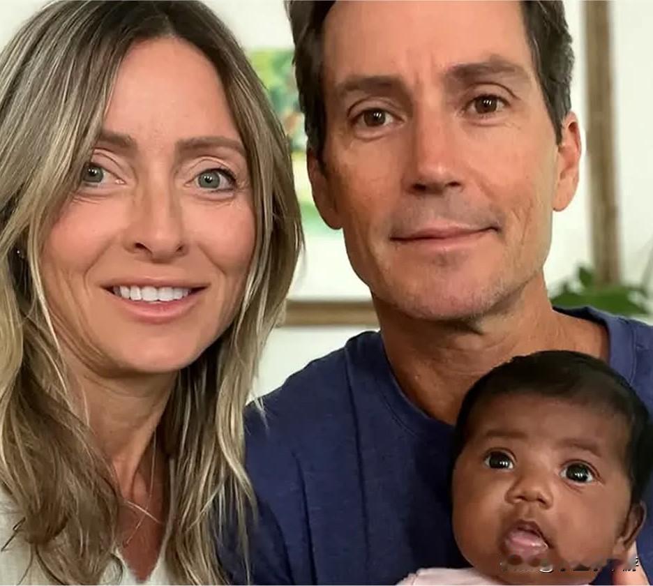 美国白人夫妇生下非裔婴儿 ，不孕症诊所涉嫌错植胚胎！
 
据外媒报道，美国佛罗里