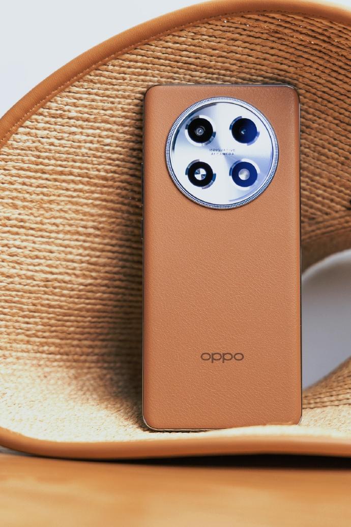 9月份光顾着看华为和苹果大战了，没想到OPPO偷偷来了个重量级新机，OPPO A