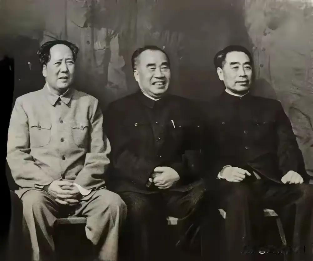 只有心底有大善大爱大美的人，只有心底是真正趋善的人，才会认为建立公有制是大爱、有