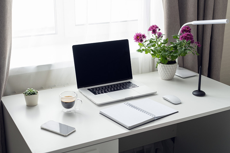 早安各位！新的一天开始啦，来聊聊：你最近最有信心的一只是什么？新的一天早安健康早