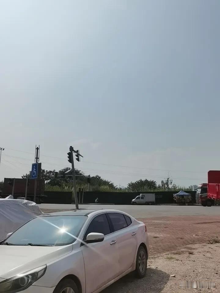 广西这大太阳
晒得人都要化了