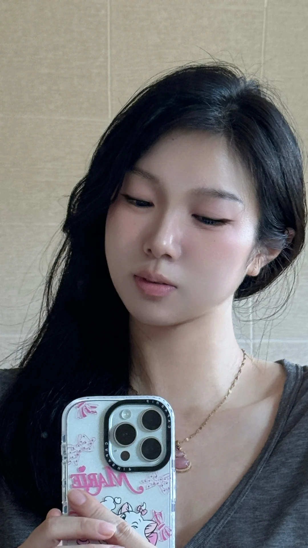 大学老师上课妆容