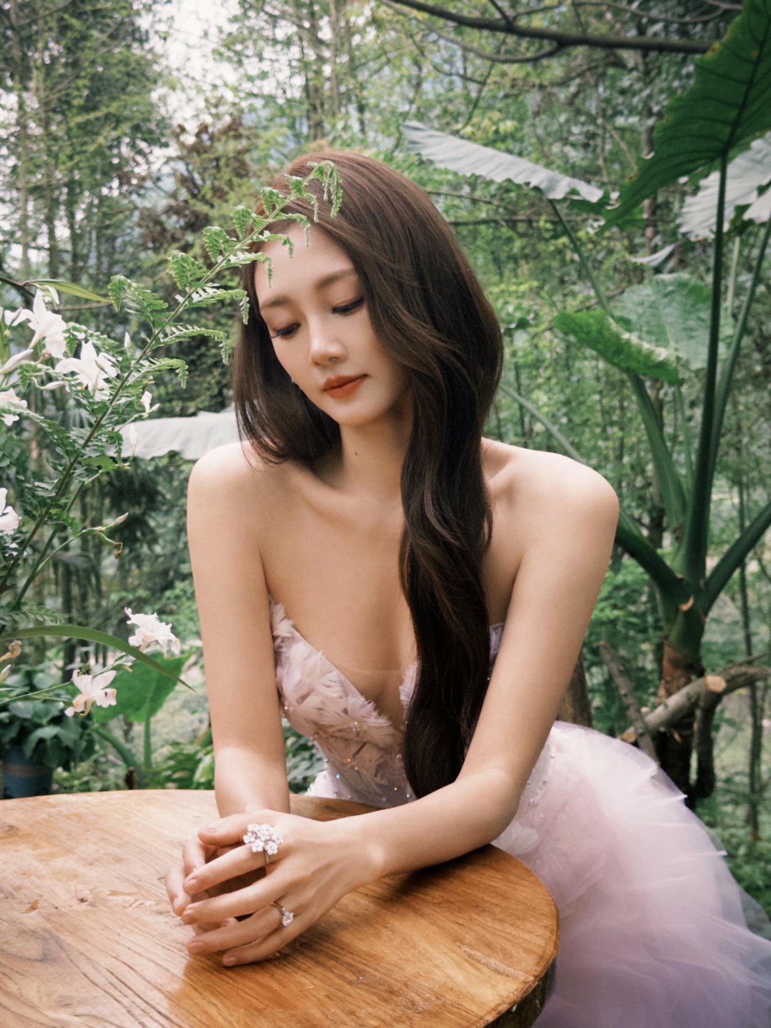 孟子义回忆苗苗补位跑男 航班延误引来一段奇妙缘分！孟子义感恩苗苗临时补位，如今两
