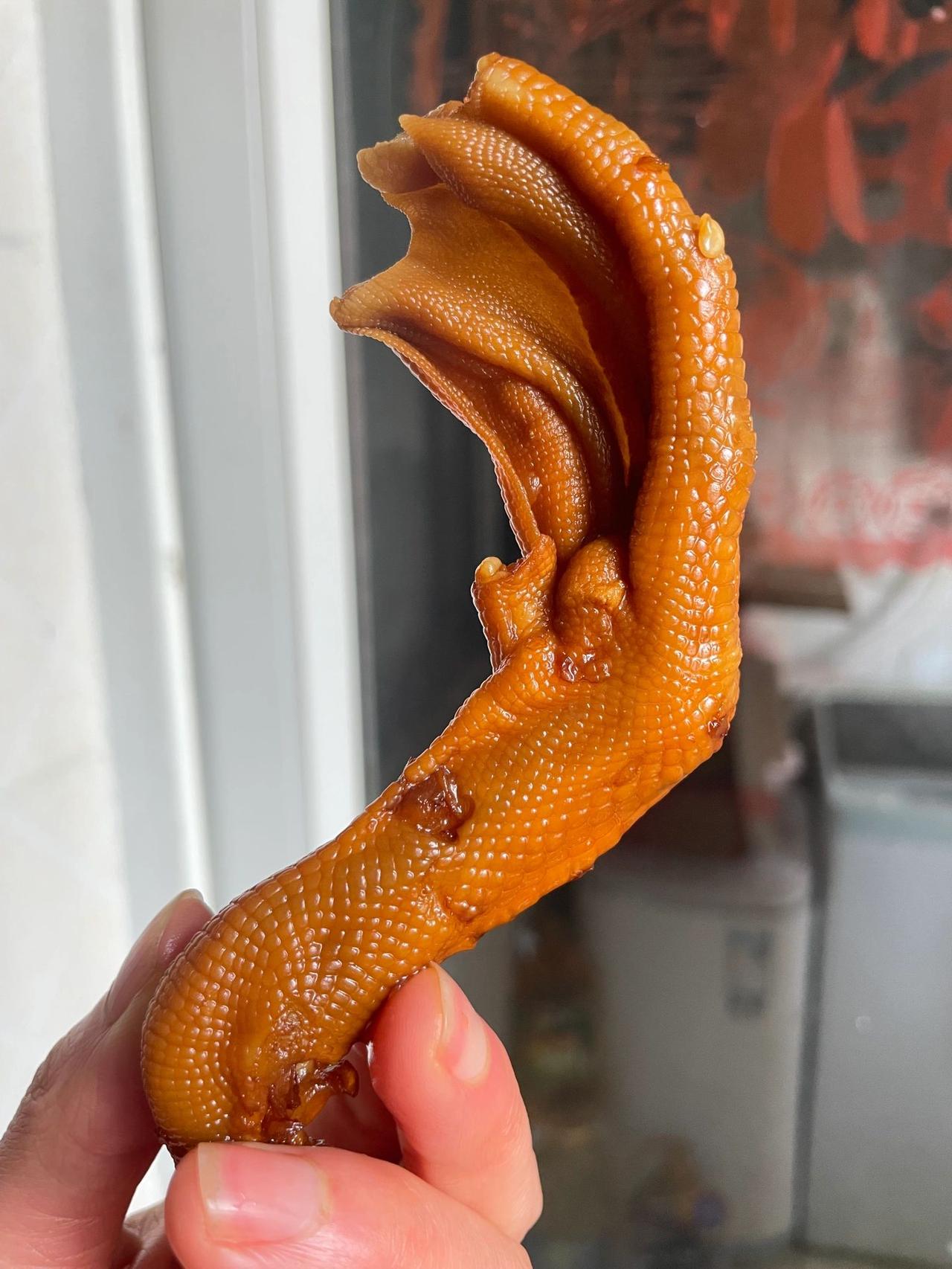 拜托，放假做个龙岩泡鸭爪吧！真的太好啃了
姐妹们墙烈推荐呀，这个鸭爪真的太好啃了