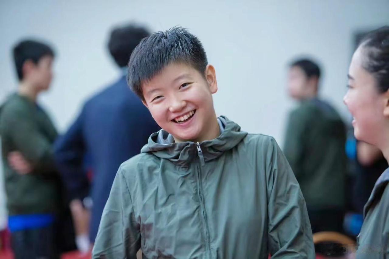 真的难以置信2026年还有人用头发的长短来定义女性！孙颖莎 孙颖莎治愈的笑容 助