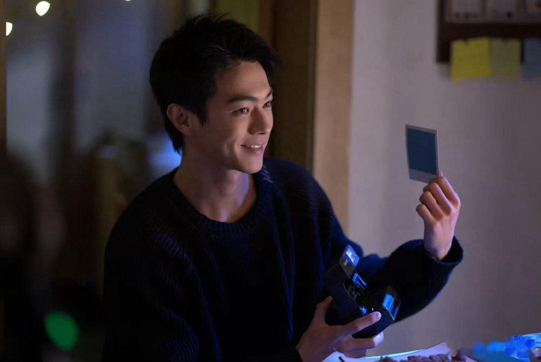 许凯困兽犹斗的爆发力 他不是“毁容式转型”，是“归零式重塑”。把偶像剧里练就的精