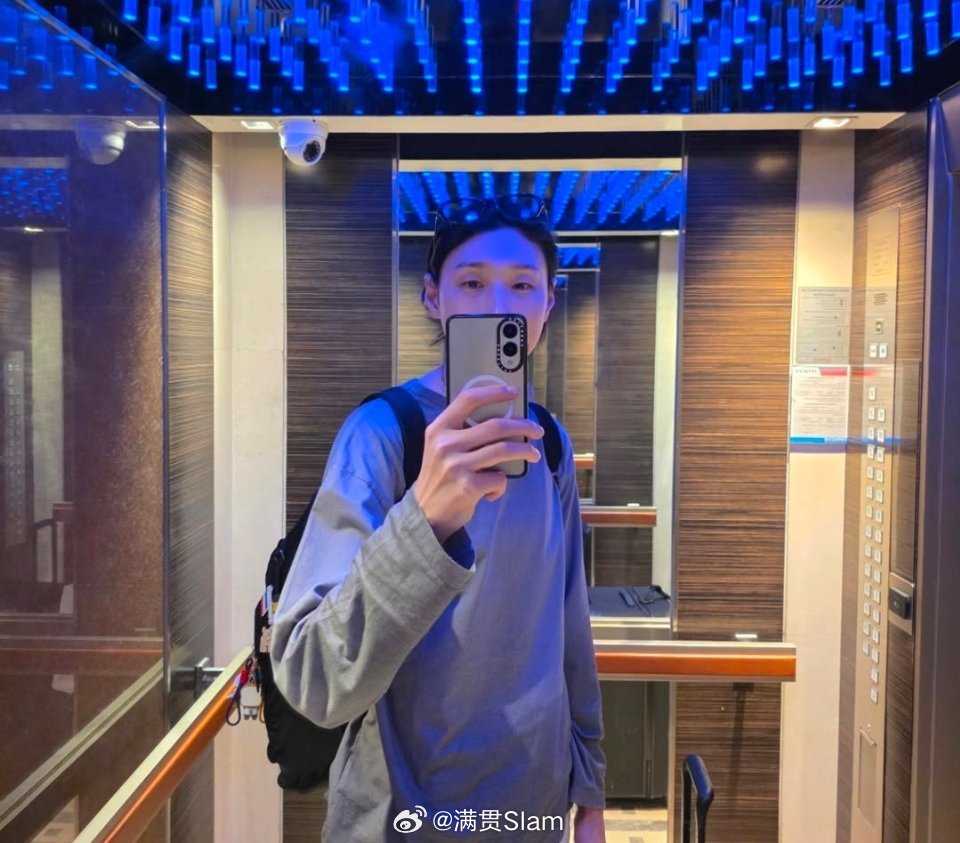 女排[超话] 金哥社媒发帖告别🇹🇭金软景 ​​​