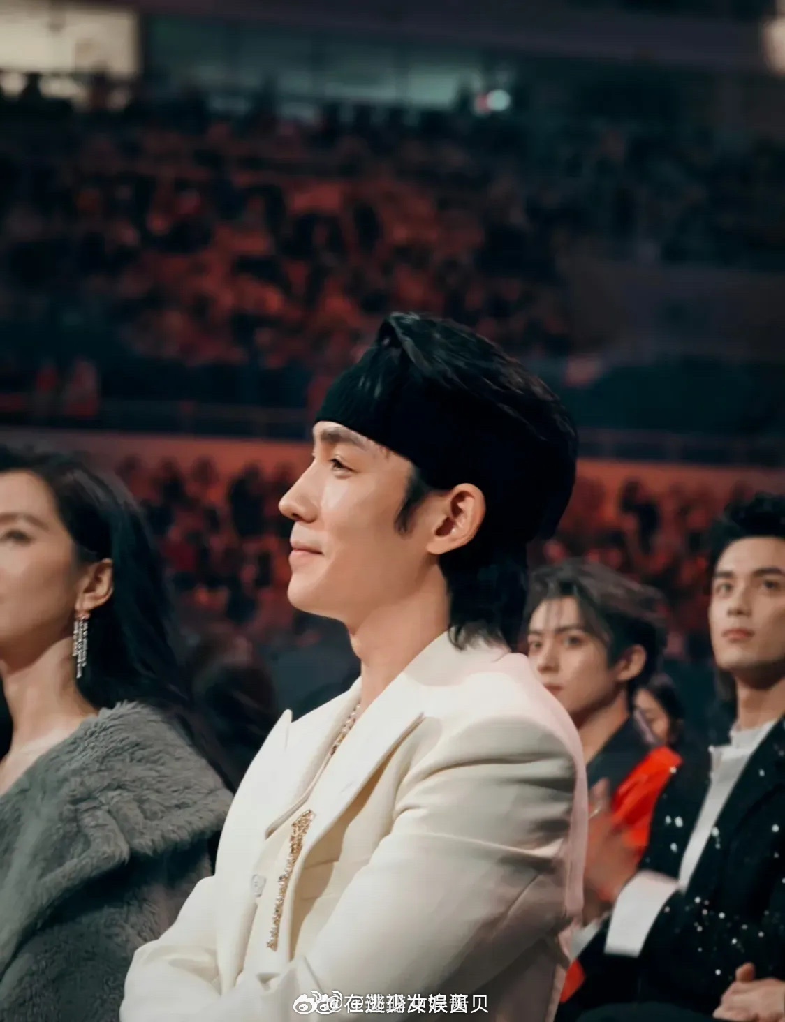 内娱很现实，看座位安排就知道了！微博之夜的座位安排一眼就看出谁红谁是小透明！第一